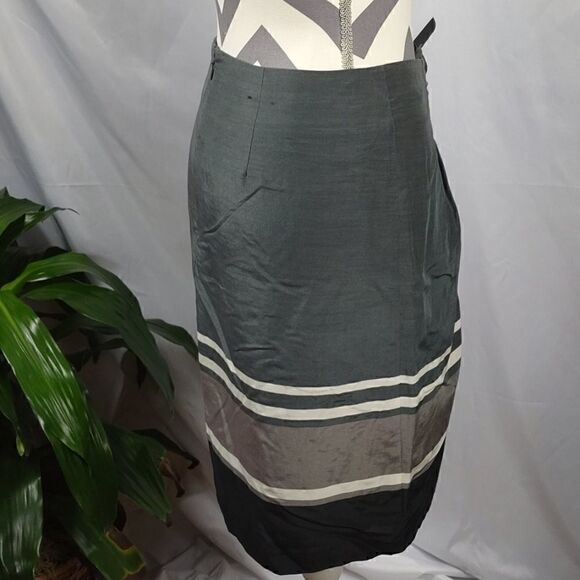 Banana Republic Silk Pencil Skirt - Picture 3 of 5